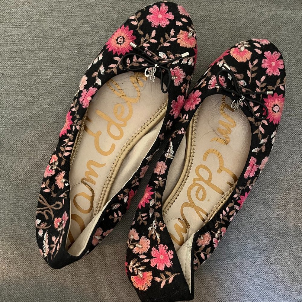 Embroidered Sam Edelman ballet flats, size 9.5